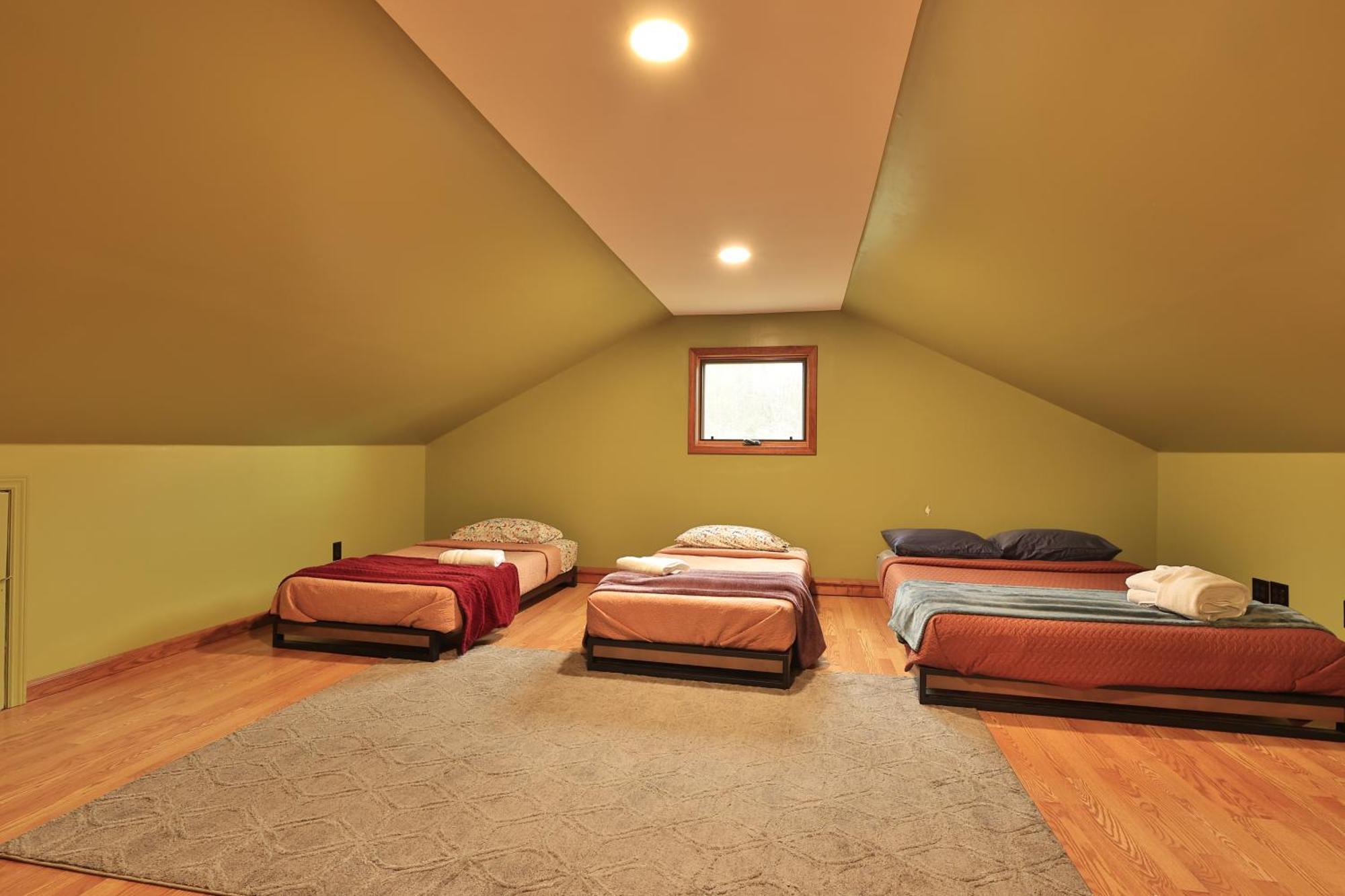 The Chariot - Creek Front With Hottub, Fire Pits, Billiards, Ev Charger - Sandalwood Stays Blue Ridge Exterior photo